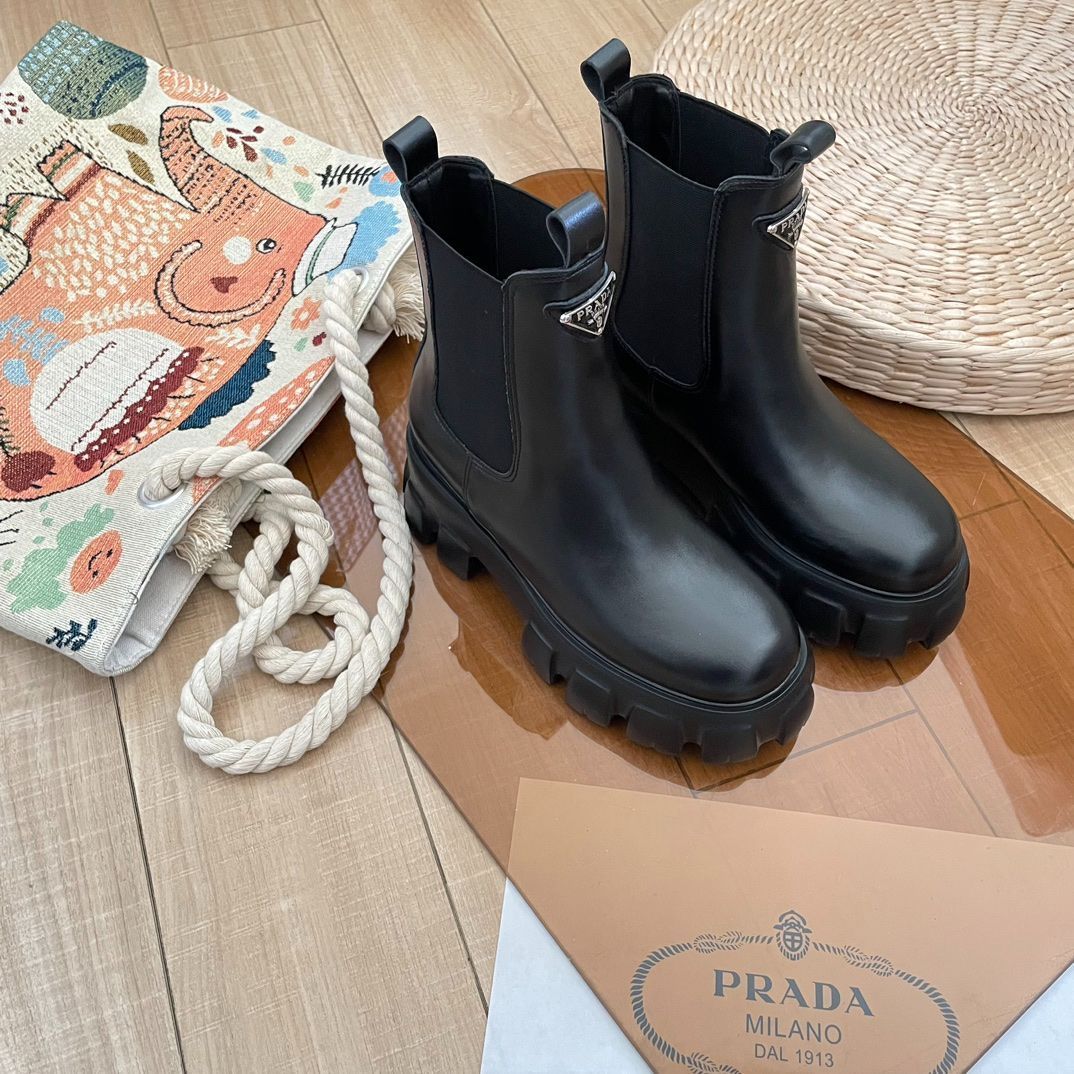 美品 Prada プラダ チェルシーブーツ ショートブーツ - メルカリ