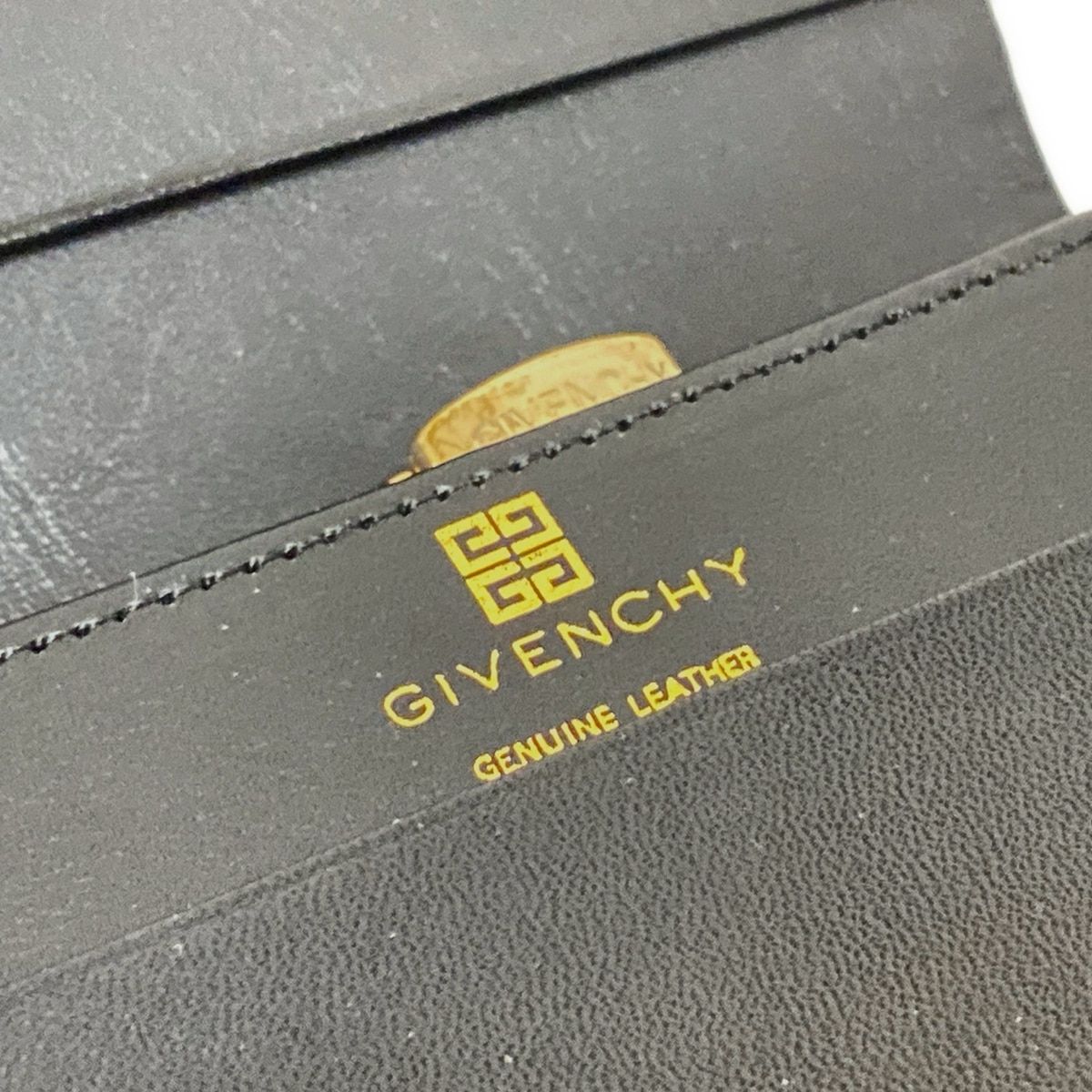 GIVENCHY ジバンシー 財布 GIVENCHY(ジバンシー) 2つ折り財布 - 黒 型押し加工/がま口
