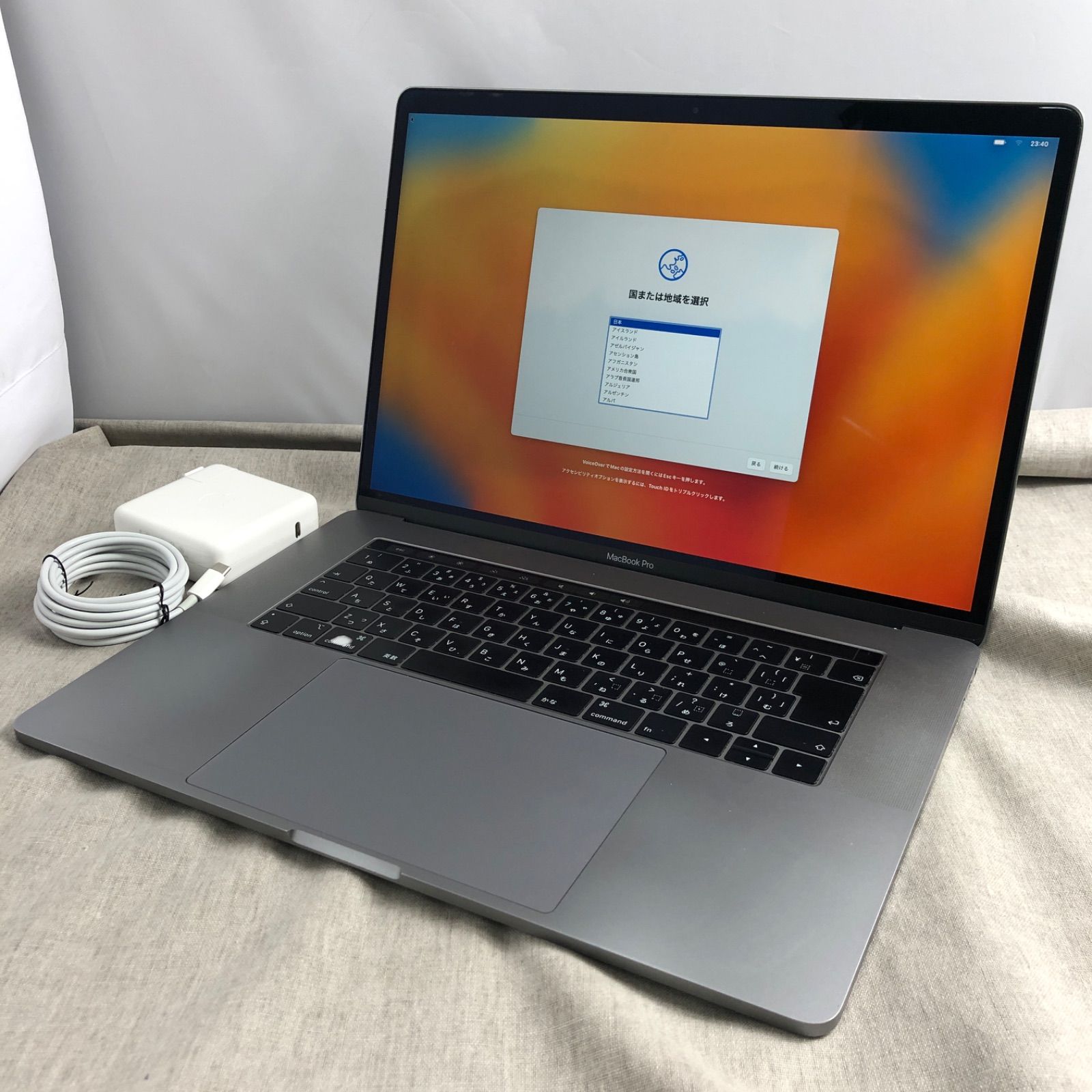 オシャレなUSキーボードですジャンク品 MacBook pro 15インチ 2018 メモリ32GB