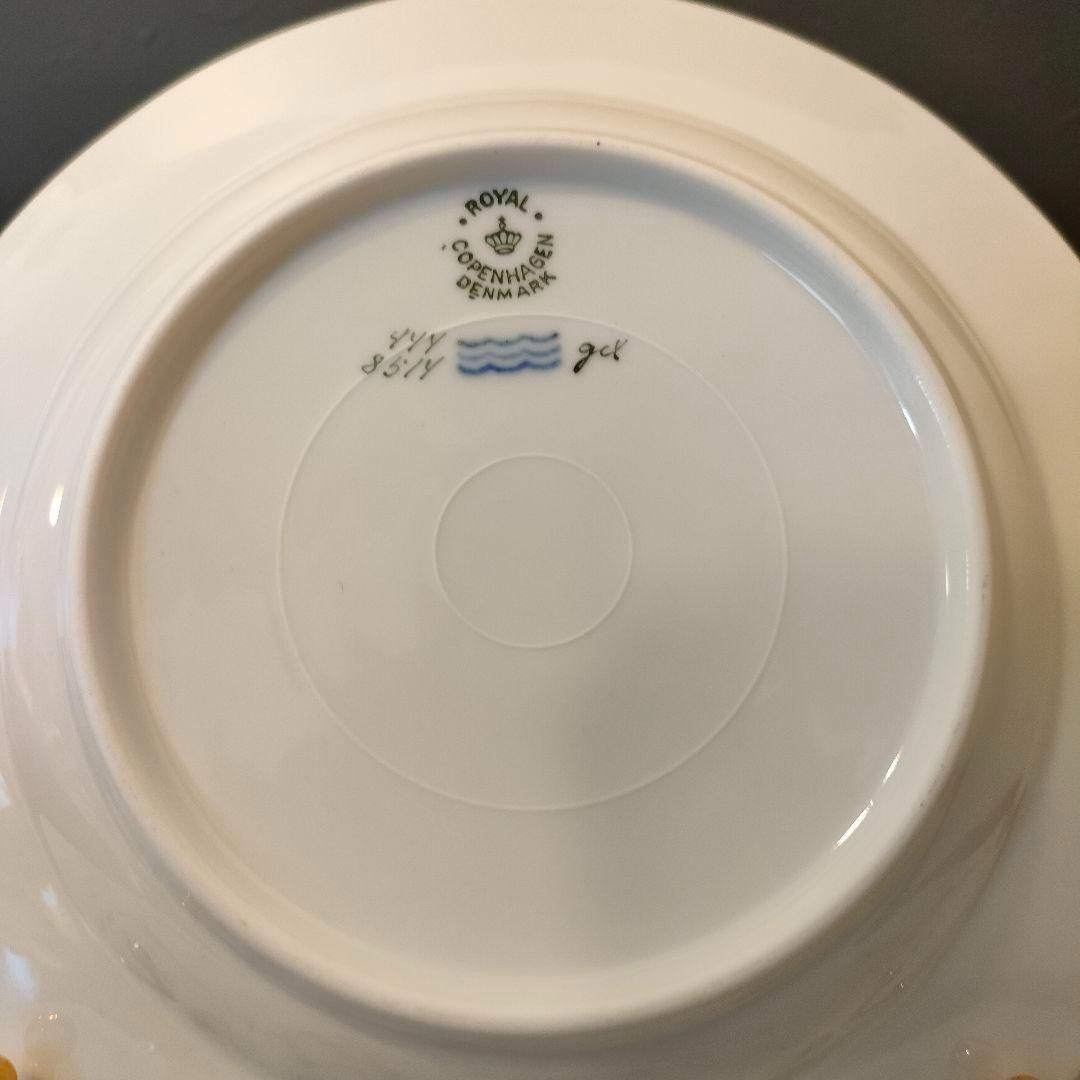 ロイヤルコペンハーゲン 高級ライン 24㎝ ヘンリエッテ 大皿 金彩 北欧食器 ロイヤルコペンハーゲン 高級ライン 24㎝ ヘンリエッテ 大皿 金彩 北欧食器