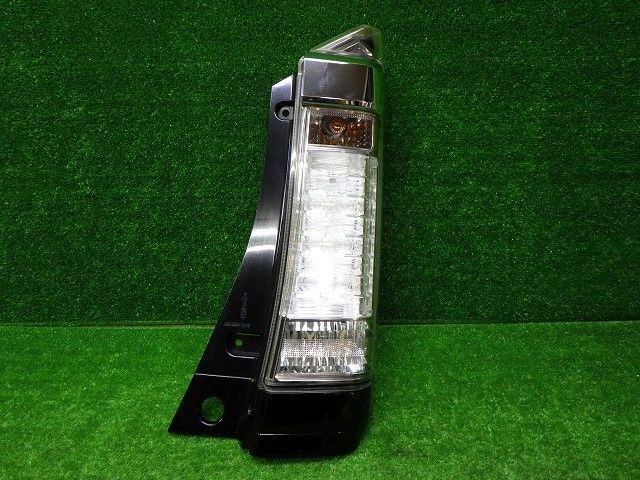 LED球切れ無し ホンダ JF1/2 N-BOX カスタム 前期 右テールレンズ D106 F ユニットのみ 250305034