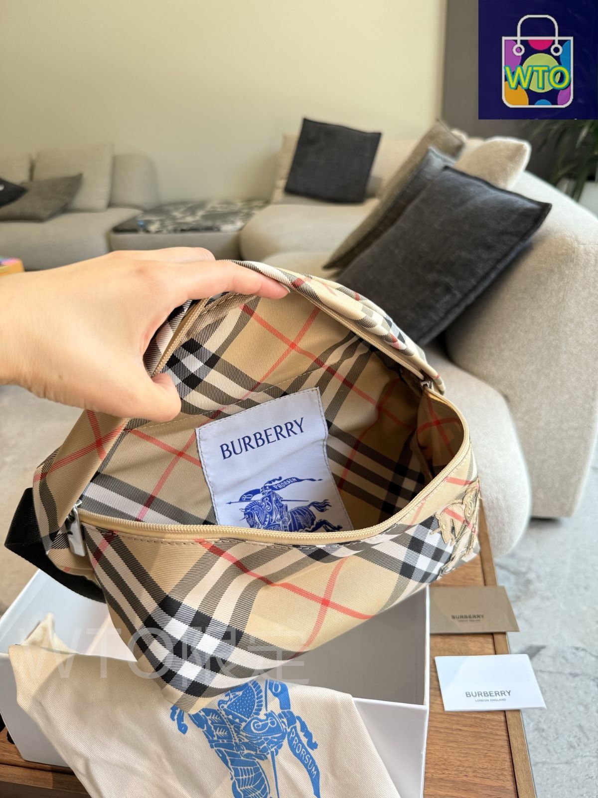 Burberry 値下げしました BURBERRY】バーバリー 3798989 二つ折り財布ユニセックス