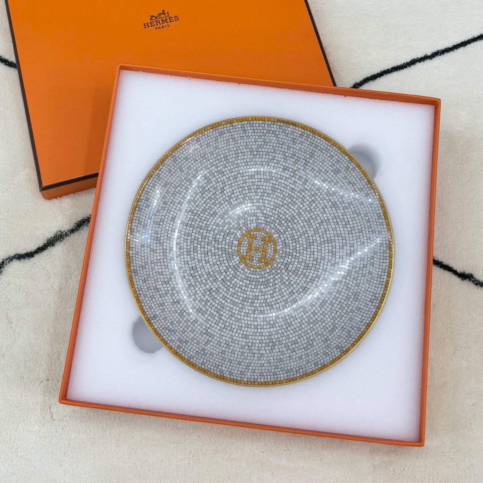 HERMES - 【新品 未使用】エルメス モザイク マグカップ ゴールド HERMES エルメス マグカップ 300ml Masaique au 24 Mug モザイク