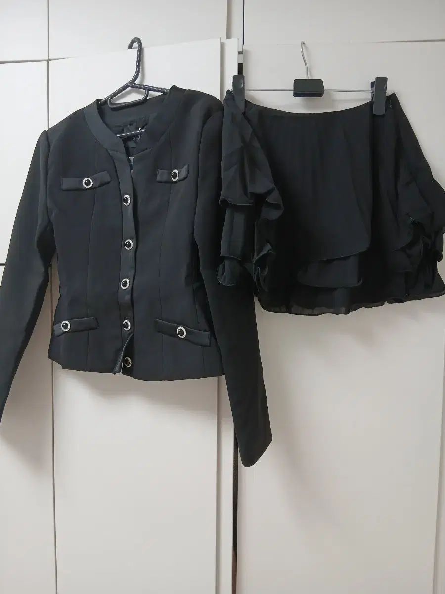 ブラック ジャケット スカート スーツ セット 55
