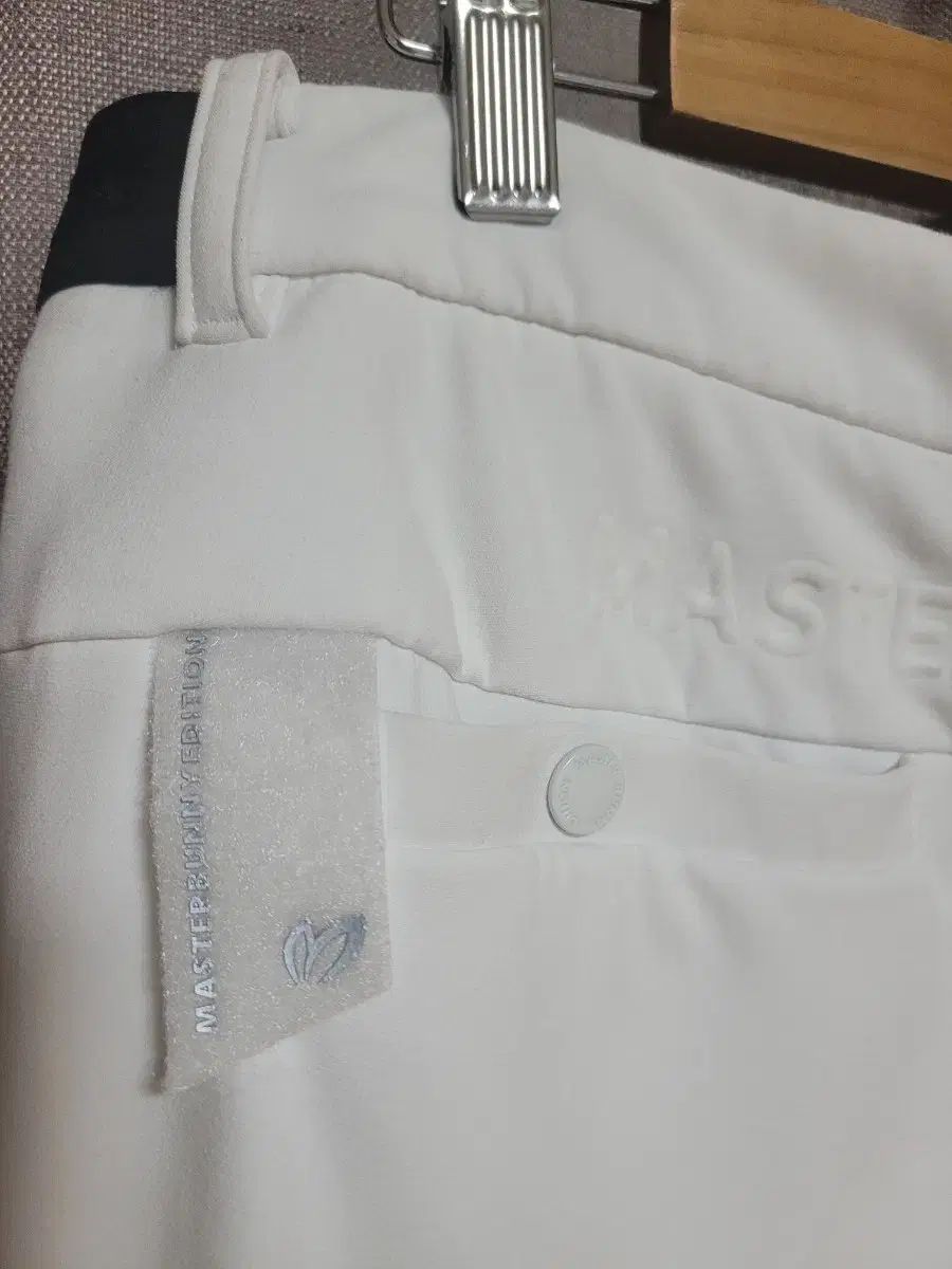 メンズ エンボス