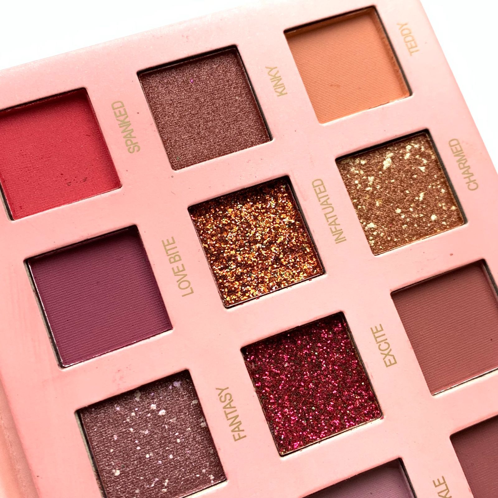 ほぼ未使用 Huda Beauty フーダビューティー アイシャドウ アイ