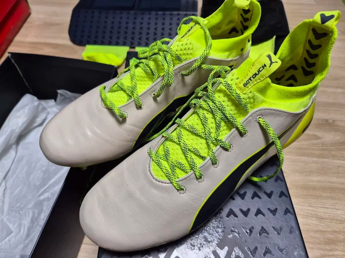 PUMA プーマ エボタッチ プロ FG スペシャル エディション 新規