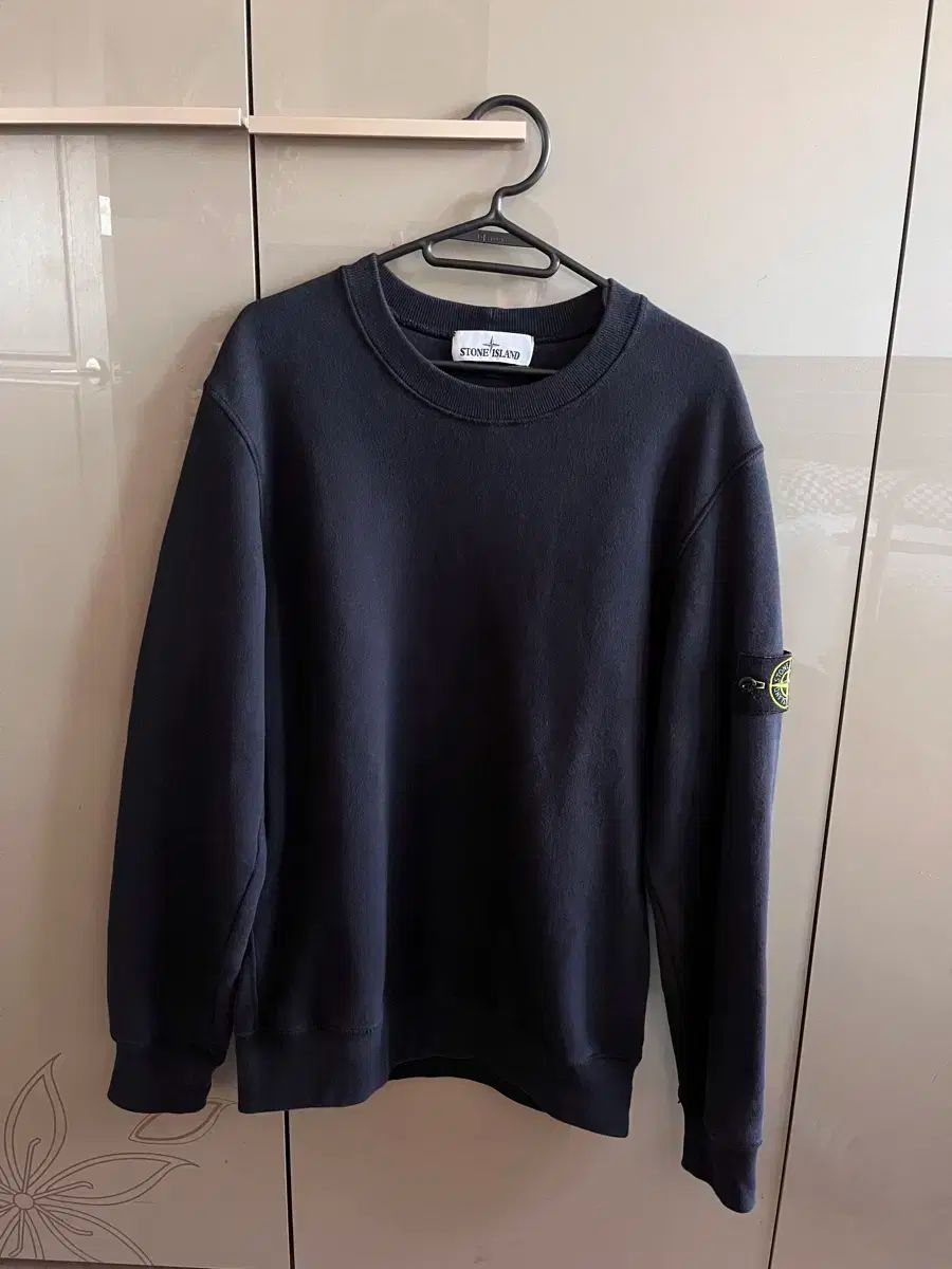 【雷市場（ポンジャン）商品韓国直送】STONE ISLAND(ストーンアイランド) パーカー 黒 S
