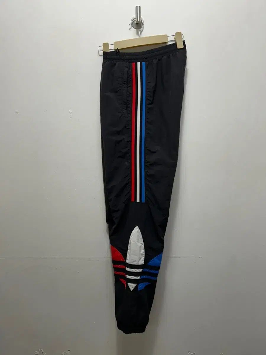 adidas アディダス