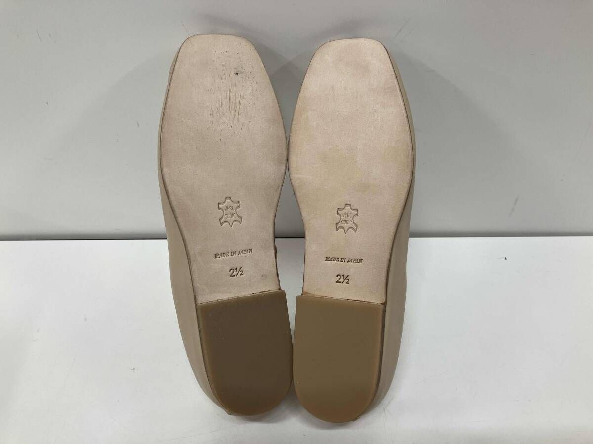 パンプス ベージュ