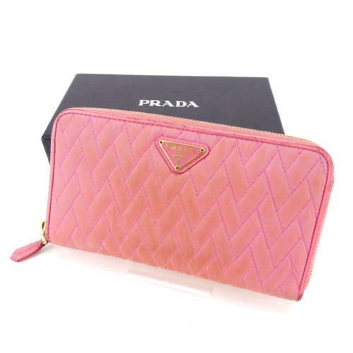 PRADA プラダ 長財布 キルティング ラウンドファスナー ゴールドロゴ