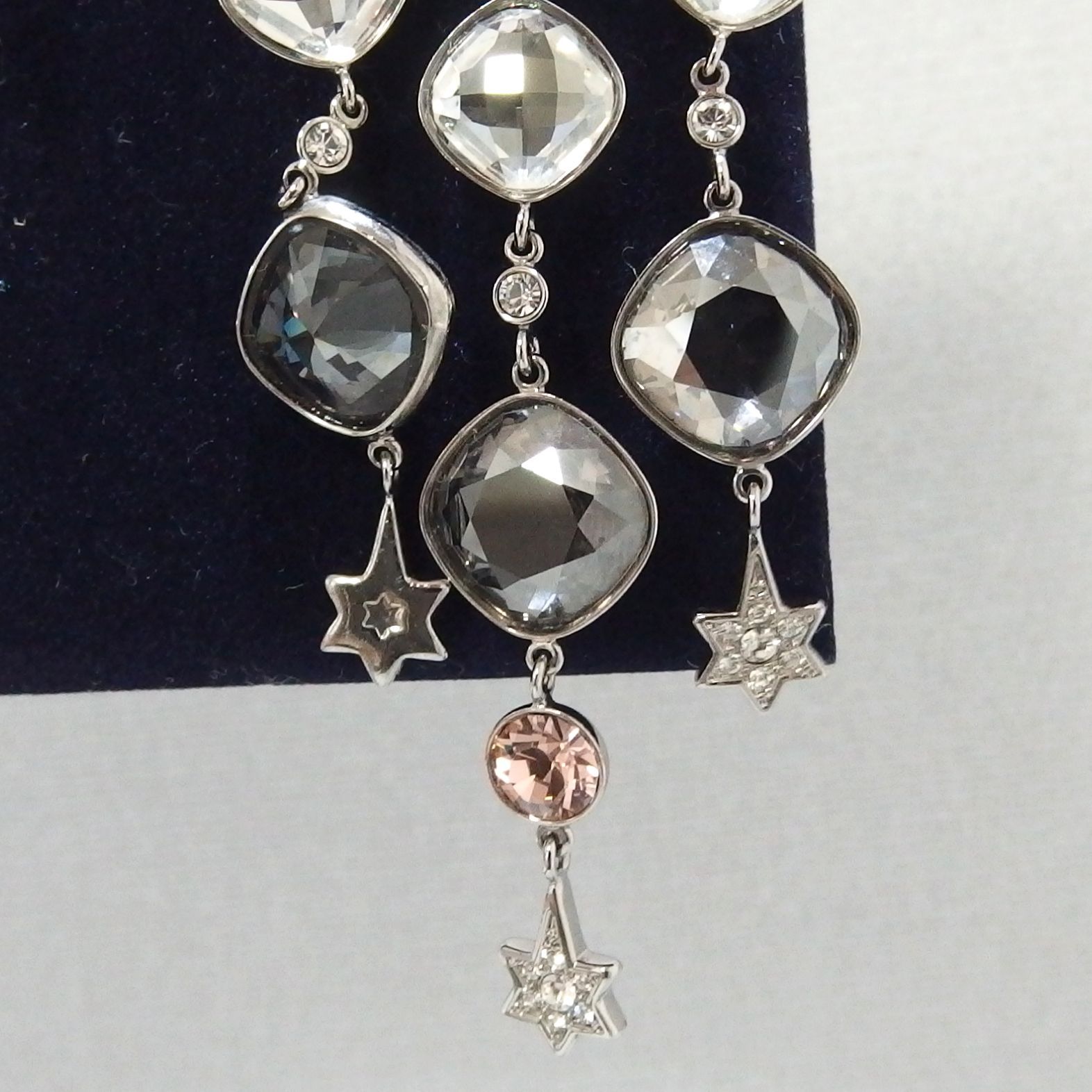 極美品☆SWAROVSKI Scintillate スイング ピアス 1156336 クリスタル 
