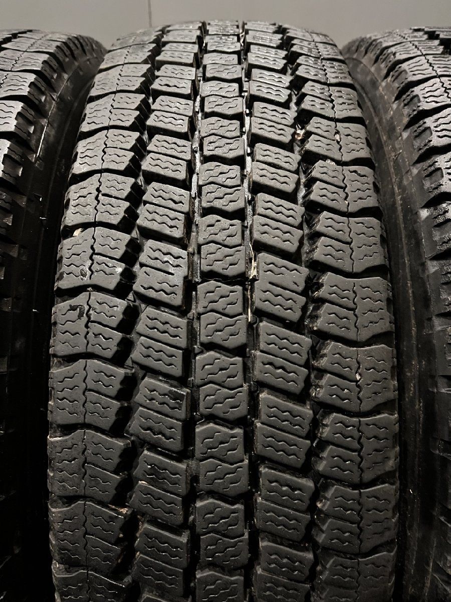 TOYO DELVEX M934 215/70R17.5 118/116N LT 17.5インチ ライトトラック用 スタッドレス 4本 バリ溝  キャンター コースター等 (TS466) - メルカリ