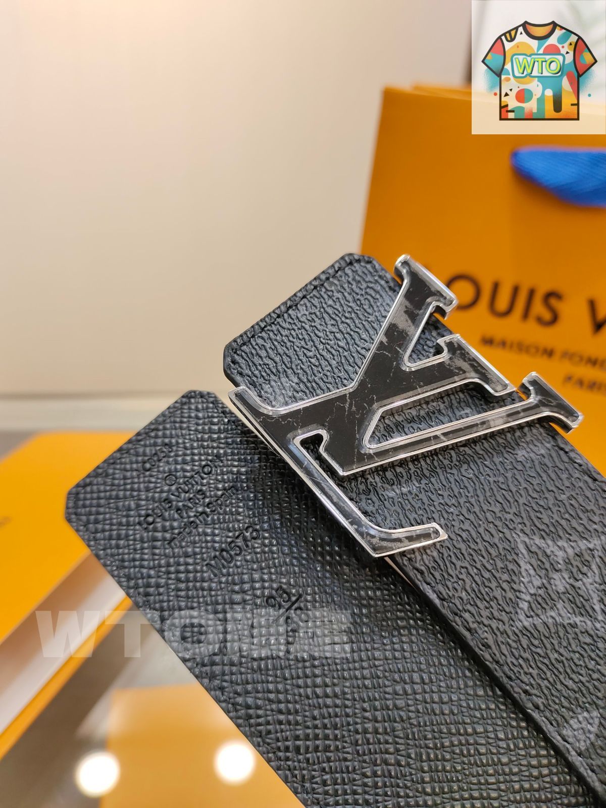 今日WTO】Louis Vuitton Monogram Reverse ダブルフェイスベルト