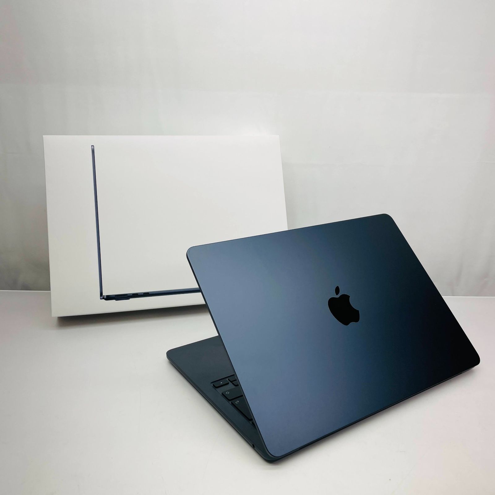 美品 MacBook Air M2 2022 95% 23回充放電 - メルカリ