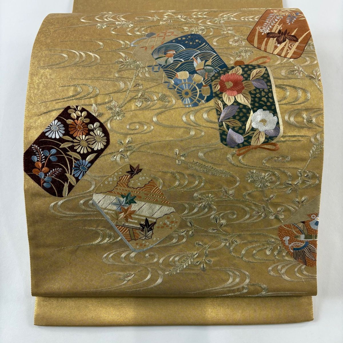 袋帯 秀品 草花 流水 金糸 本金箔 金色 お太鼓柄 正絹 【中古