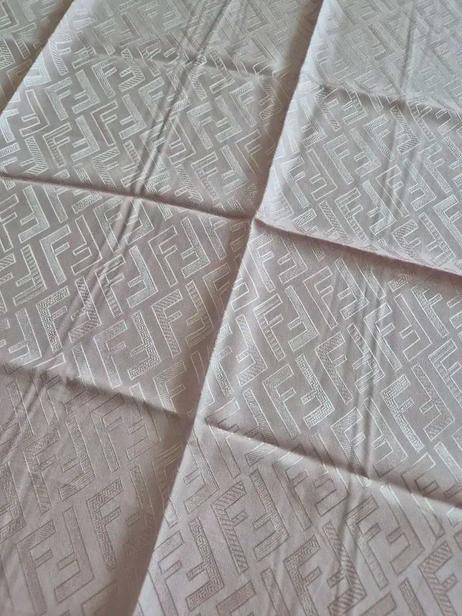 FENDI フェンディ FF ロゴ シルク スカーフ ピンク ♥ WWW_SMP1DAWEKUDUS_SCH_ID