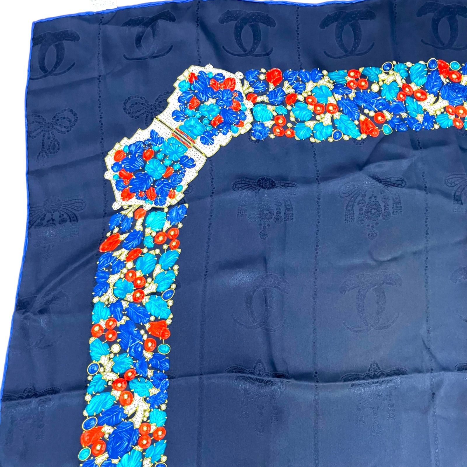 【美品】Cartier カルティエ 大判スカーフ 宝石柄 シルク 宝飾 ネイビー 美品☆Cartierカルティエ フランス製 シルク宝石ジュエリー柄