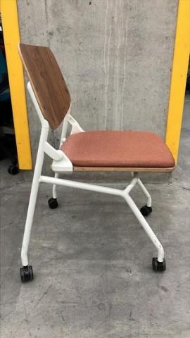 オカムラ okamura 製 ライブスネスティングチェア81S9FZ FXW6 SD MARWIL-DEMENAGEMENTS_CH