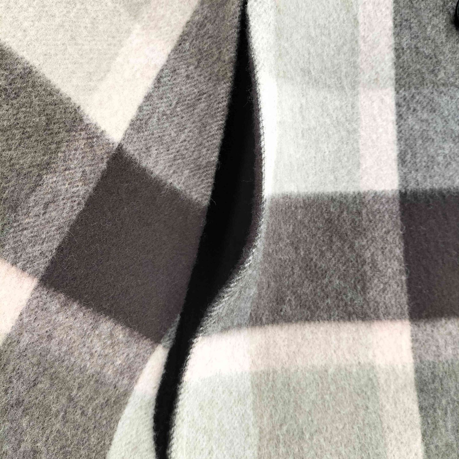 ブルーレーベルクレストブリッジ BLUE LABEL CRESTBRIDGE フード