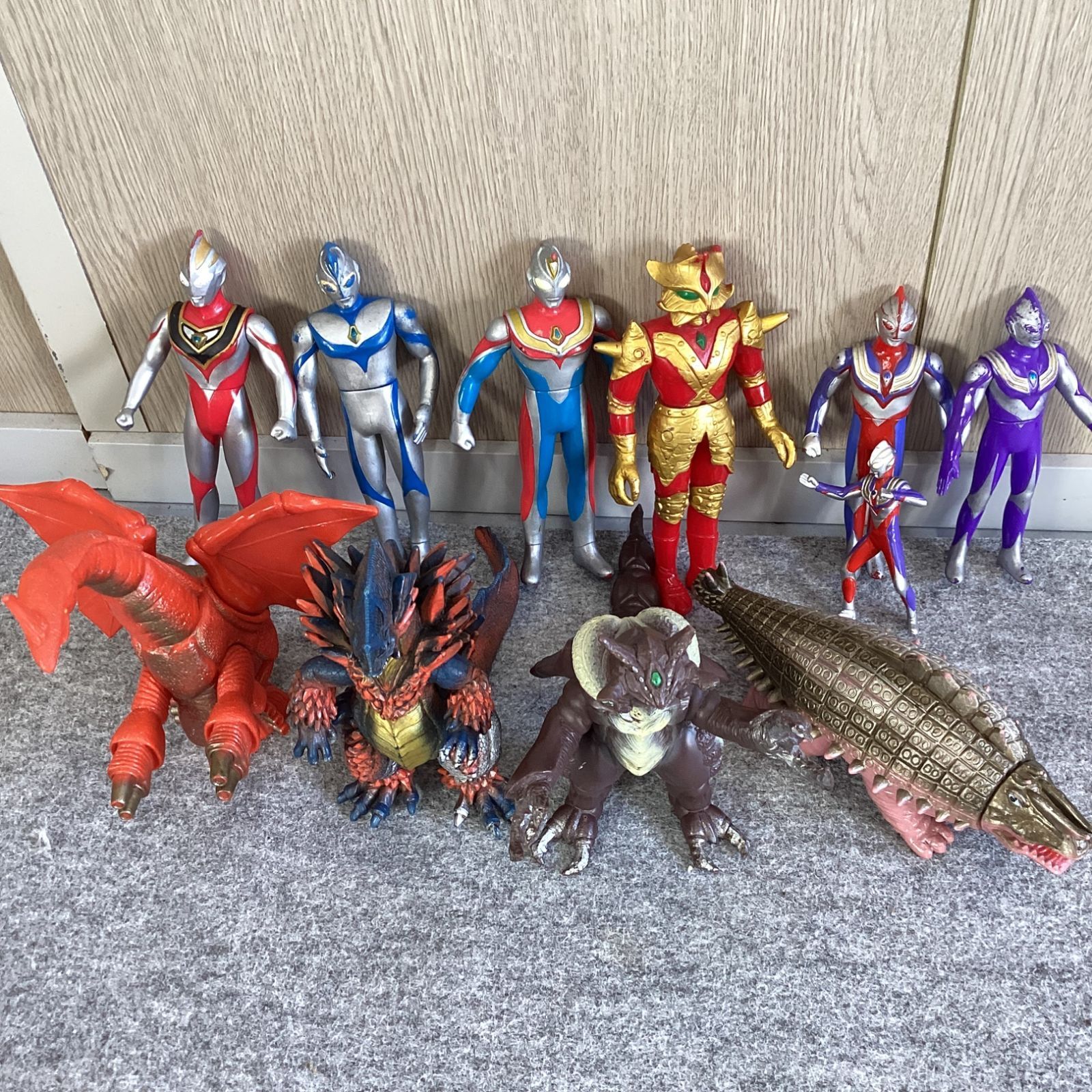 237,【発送不可、現地引取りのみ】【リユース品】ウルトラマン