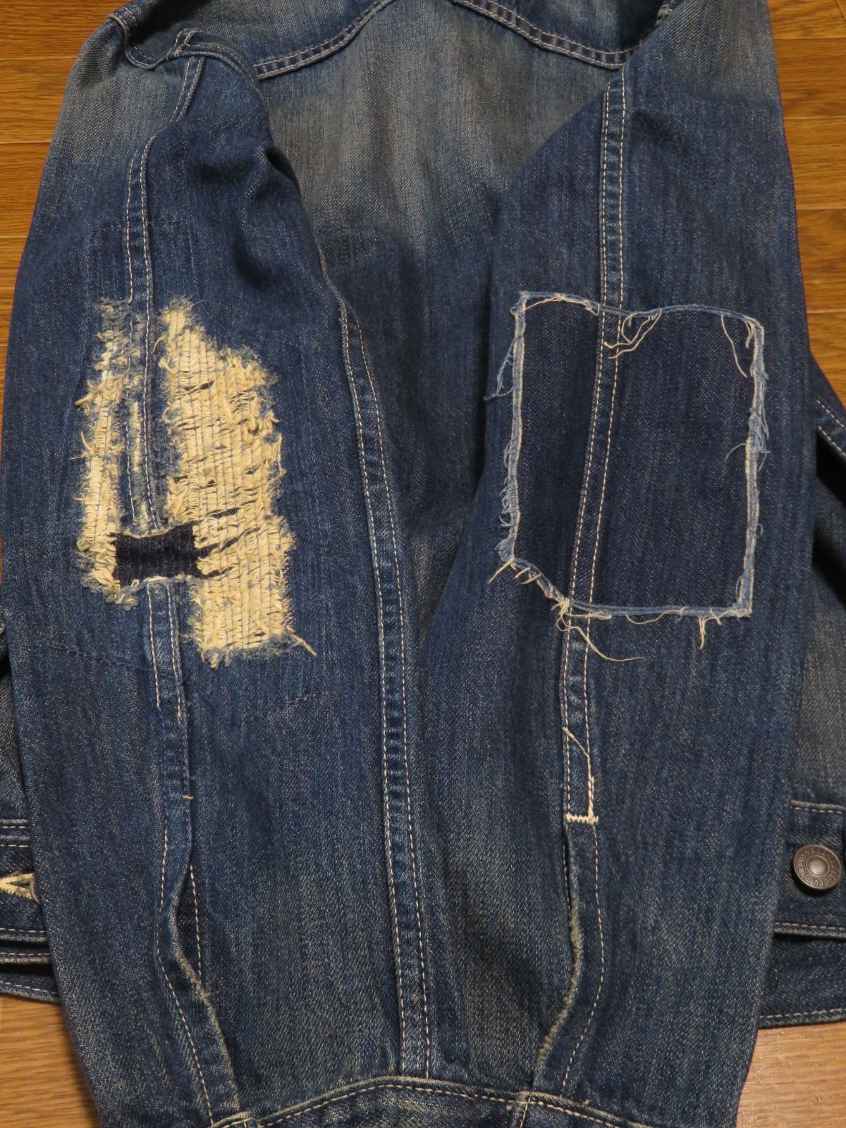 ✅️ リーバイス クラッシュ&リペア加工 70505-0049 デニムジャケット ✅️ クラッシュ&リペア加工 Mサイズ Levis リーバイス 70505