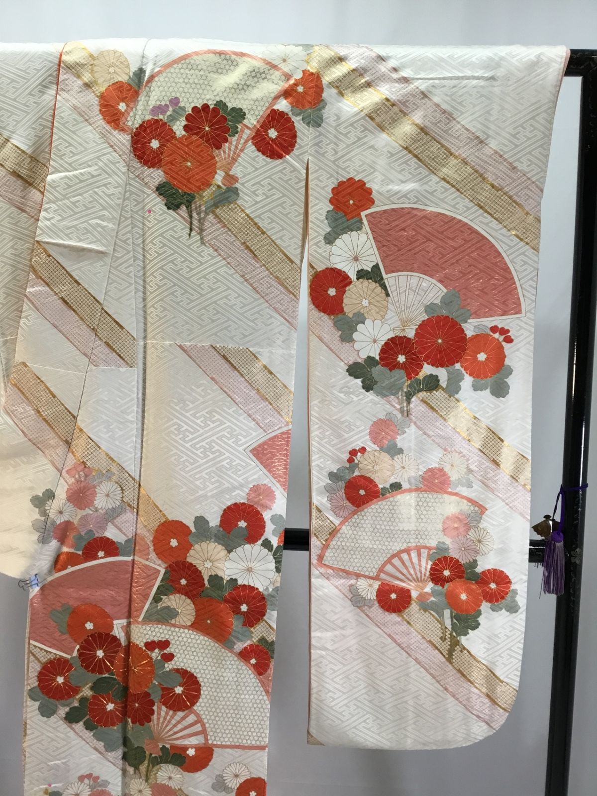 本振袖/美品/正絹/白地/扇と菊/重衿付/比翼/仕立上がり/適応身長147