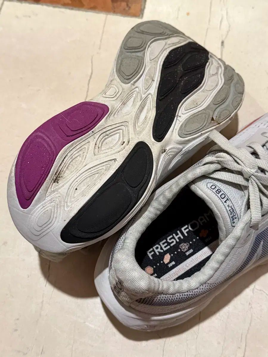 New Balance ニューバランス フレッシュフォーム Fresh Foam 1080 230 サイズ