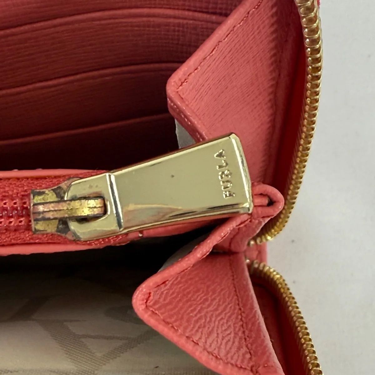 美品】 FURLA フルラ レザー 長財布 ピンク ラウンドファスナー 
