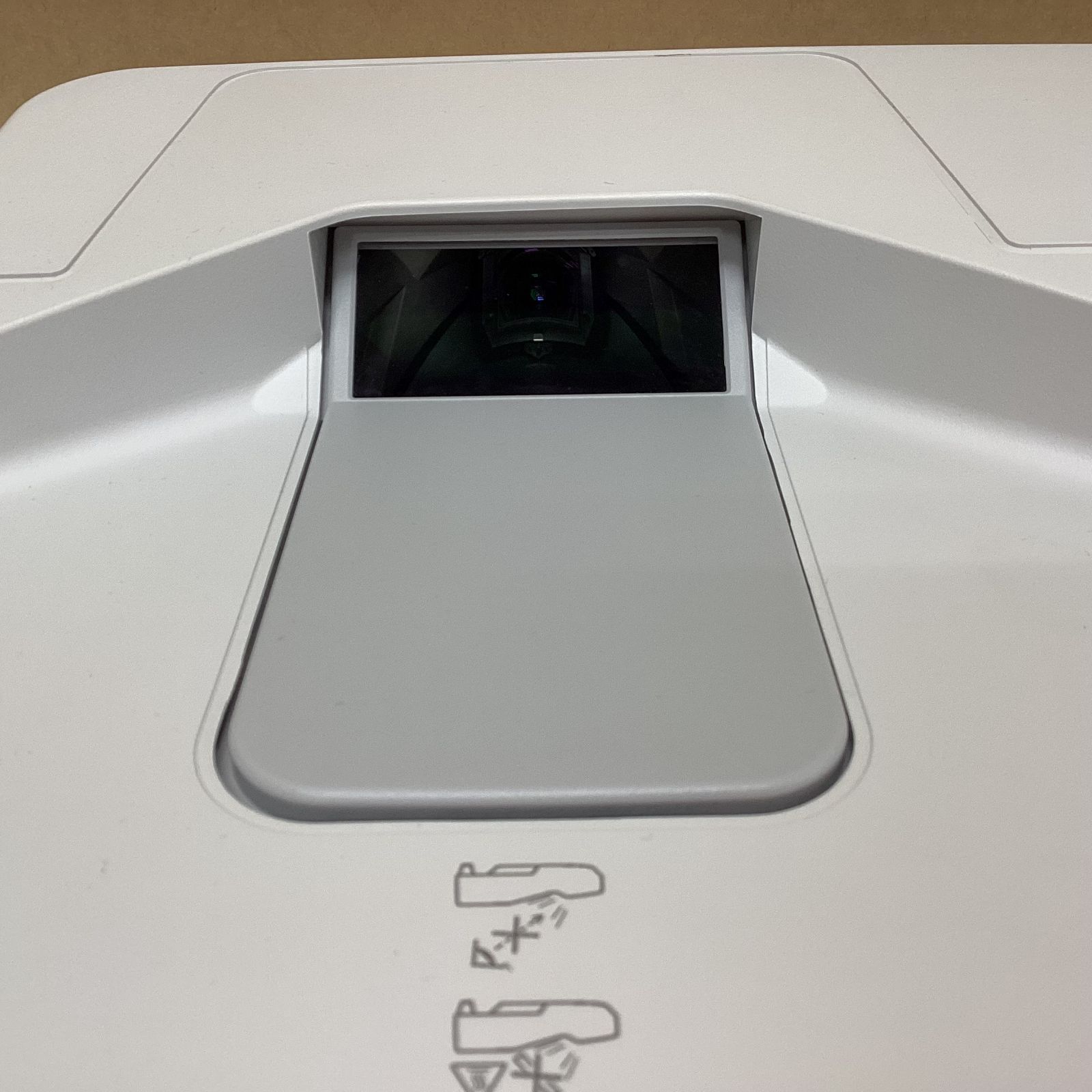 ランプ使用1962時間 NEC 超短焦点プロジェクター NP-UM351W 3500  