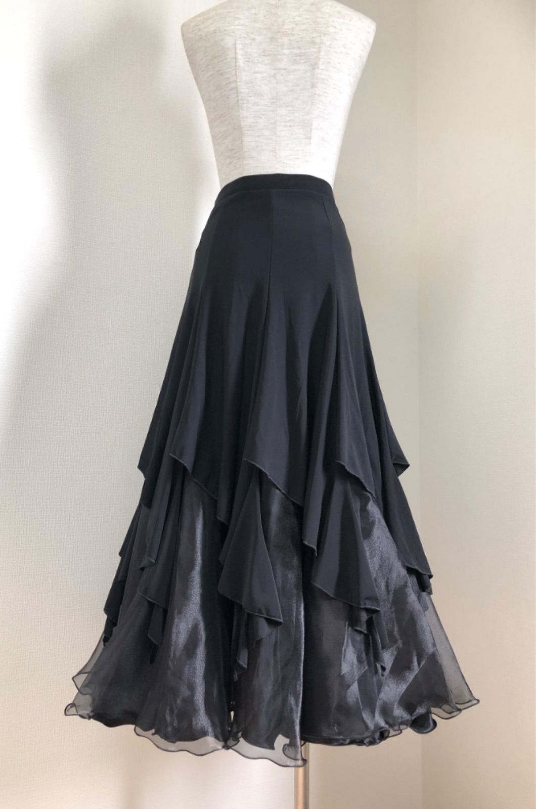 【未使用品】社交ダンス用豪華なフレアスカート 黒×ピンク花柄オーガンジー 楽天市場】光沢感 ダンススカート 540度 社交ダンス ロング