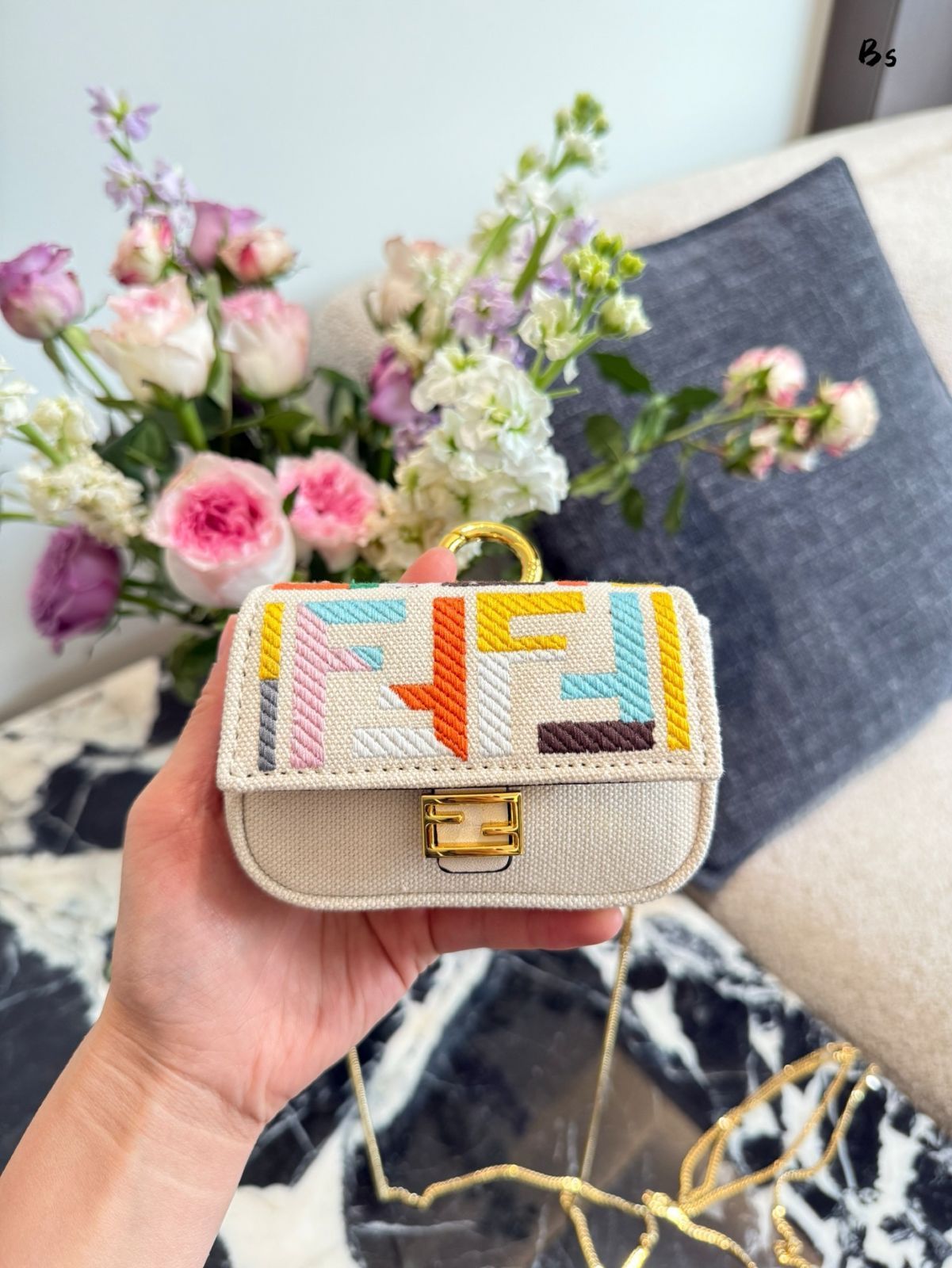 希少☆限定色☆ FENDI バゲット ミニ エナメル