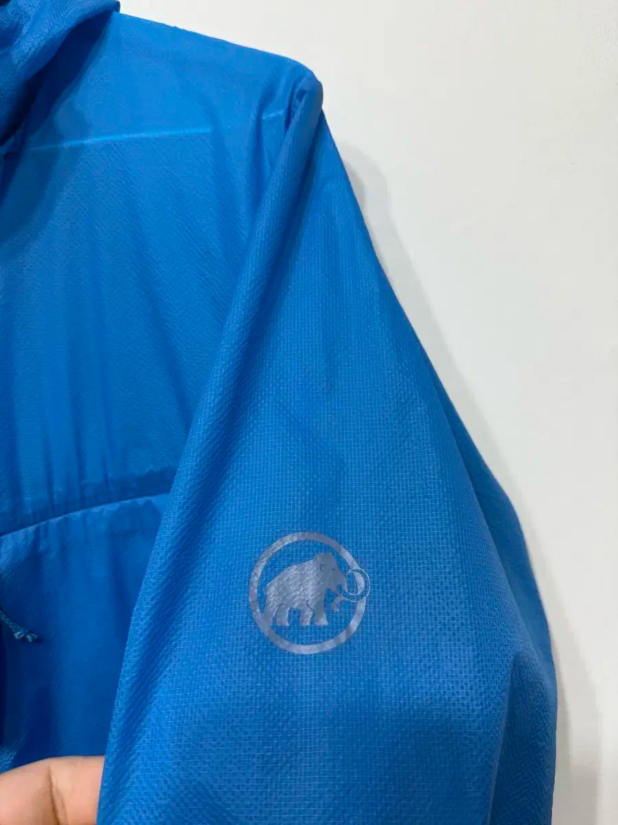 ウインドブレーカー