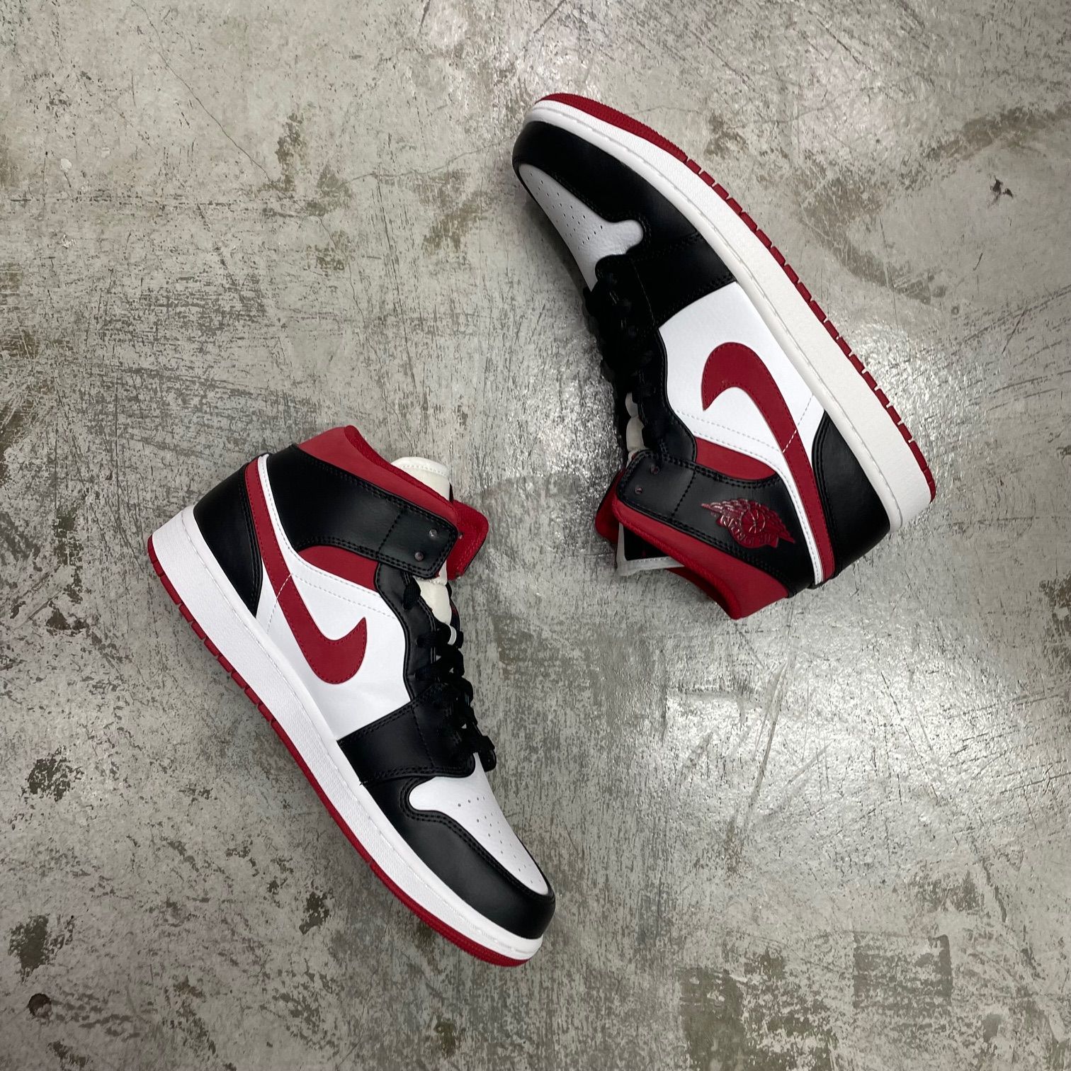 新品 NIKE Air Jordan 1 Mid White/Gym Red Black 554724-122