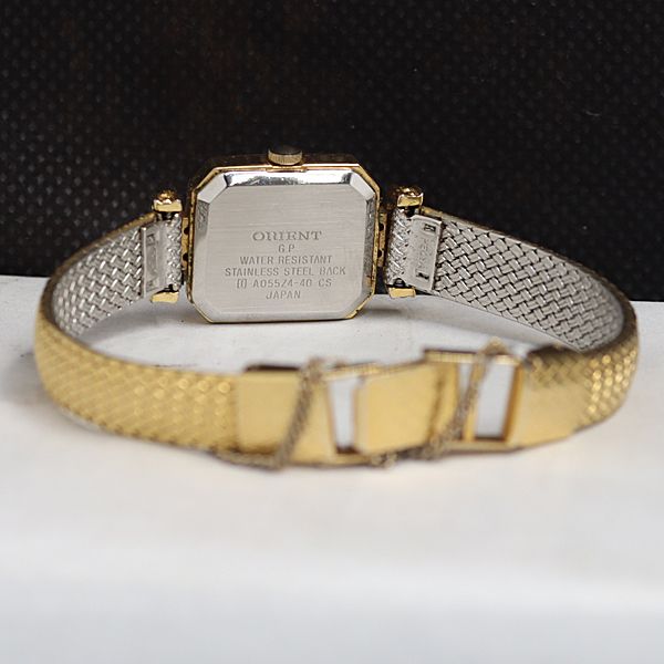 レア？　orient オリエント　腕時計 稼動 良品 オリエント A05574-40 QZ 石付 ゴールド文字盤