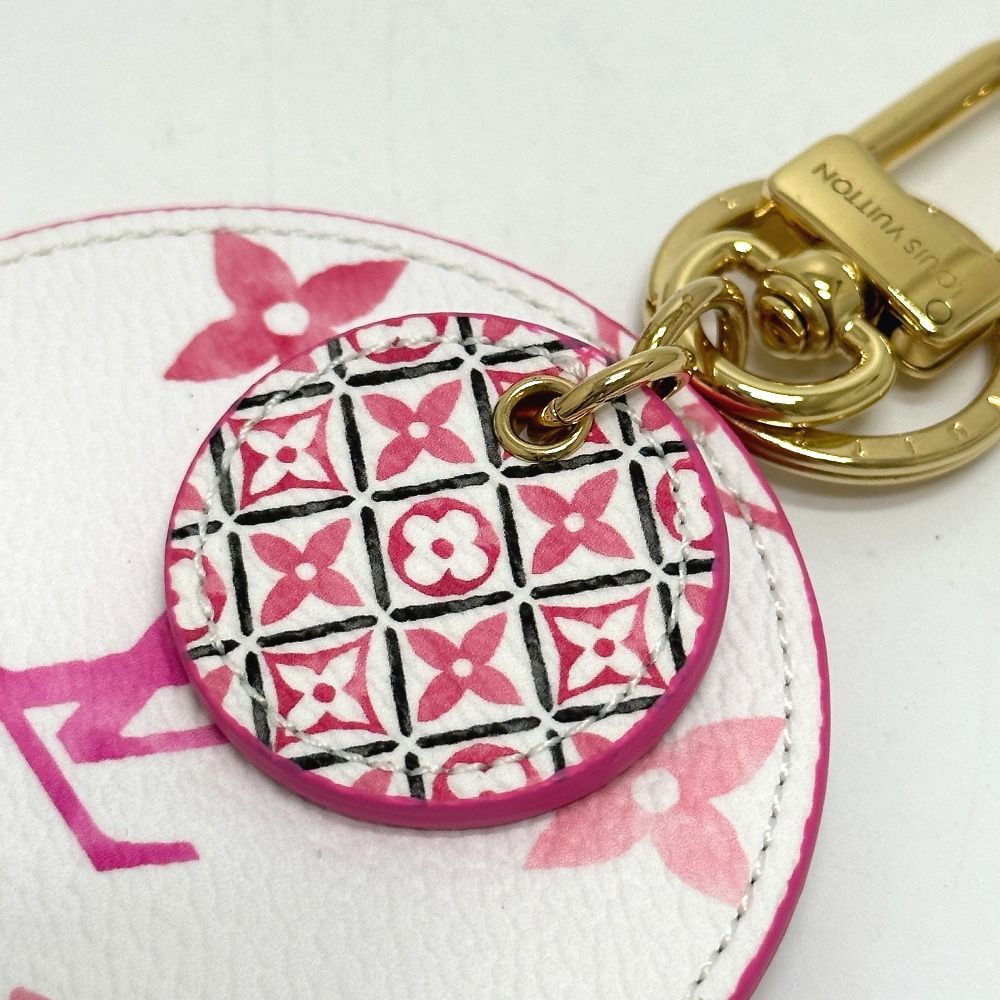 希少ルイヴィトンバックチャームバイザプール