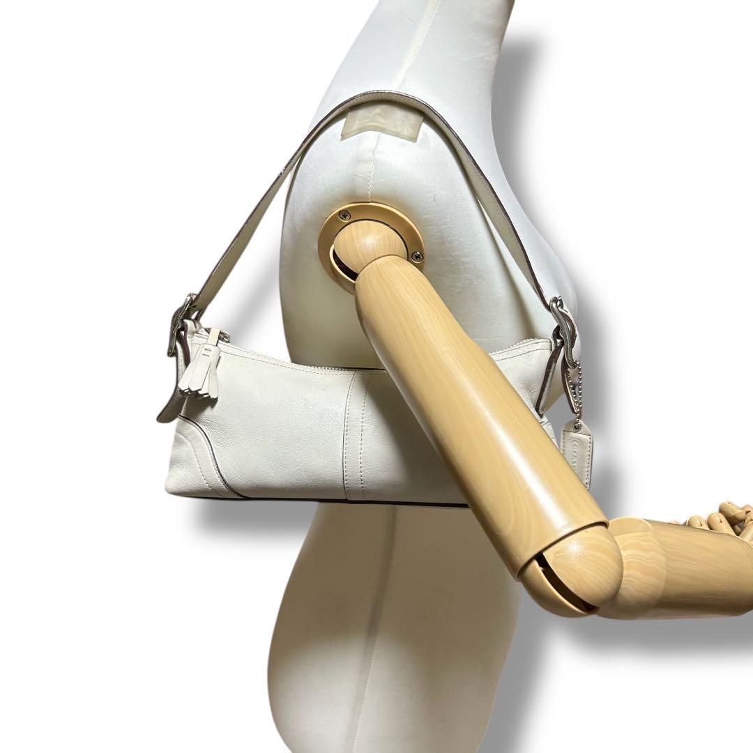 1162 Coach Hampton Pabbled Leather Bag - メルカリ
