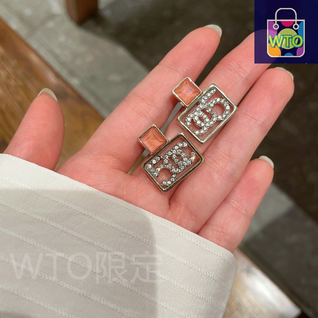 CHANEL ピアス　ヴィンテージ 今日WTO】Chanel ヴィンテージ アルファベットピアス 送料無料で