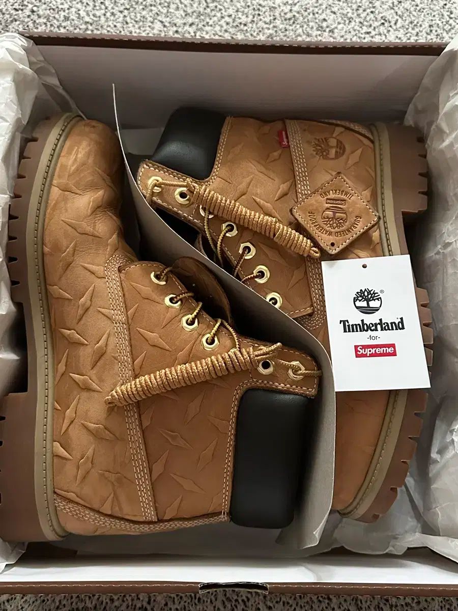 270 Supreme シュプリーム Timberland ティンバーランド 6 インチ ブーツ ホワイトブラウン