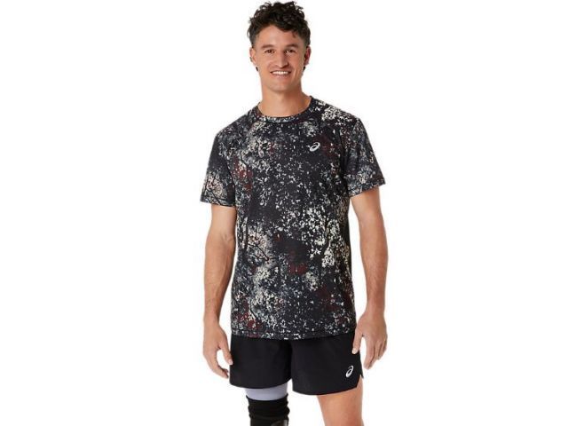 asics アシックス ALL OVER PRINT SS TOP パフォーマンスブラックXアンティークレッド S 2011C930 1 | 衣類 服 ウエア ウェア スポーツ 運動 男性 紳士服 メンズ トップス 半袖シャツ ハーフスリーブ ラン