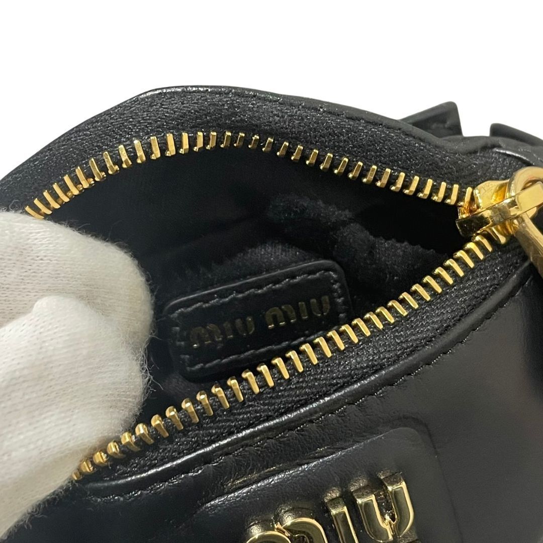 ミュウミュウ MIUMIU レザーミニポーチ付 ブレスレット 小銭入れ ミュウミュウ MIUMIU レザーミニポーチ付 ブレスレット 小銭入れ