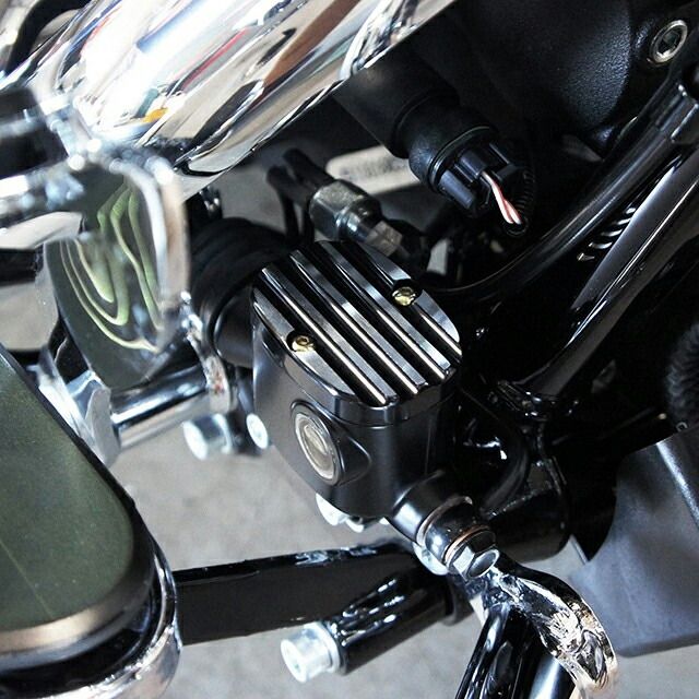 リアマスターシリンダーカバー FINNED クローム 1999〜17年ダイナ ソフテイル 1999〜07年ツーリング