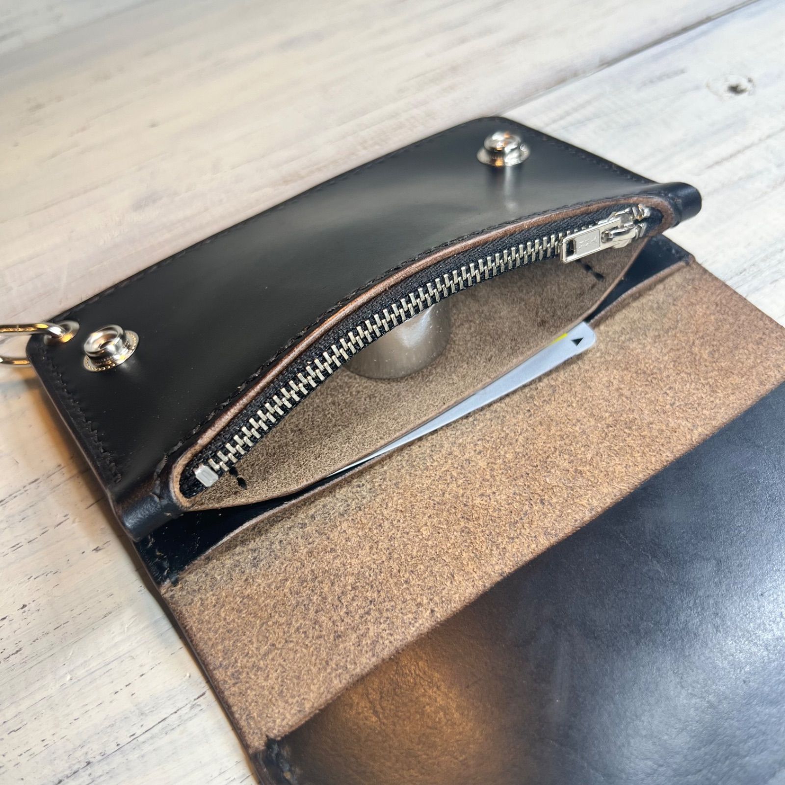 トラッカーウォレット ミドル 2層】 クロムエクセル シルバー