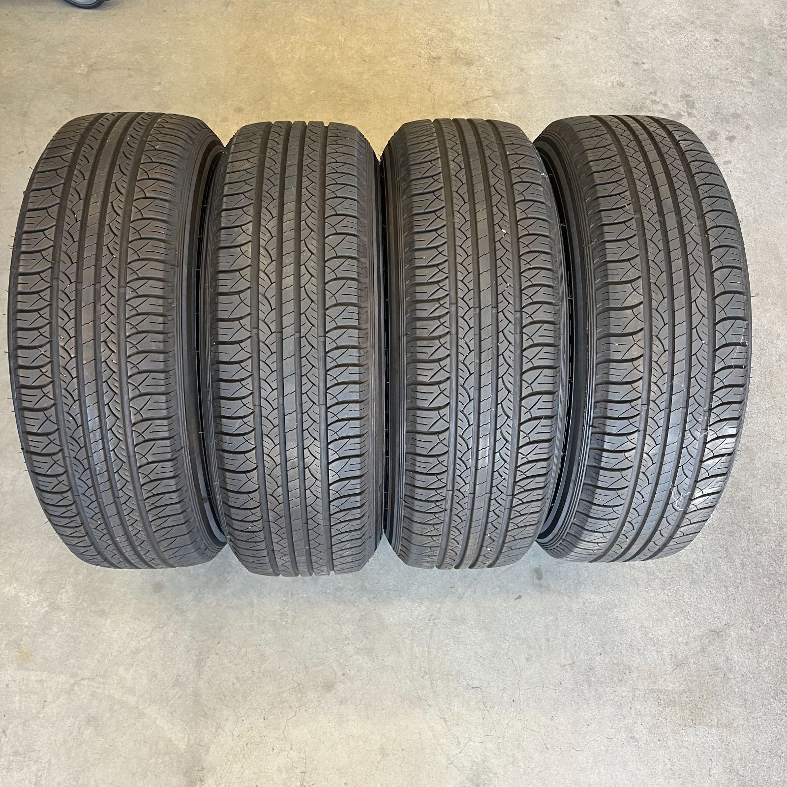 ジープラングラー 225 70 18 ラジアルタイヤ アルミホイール C-53