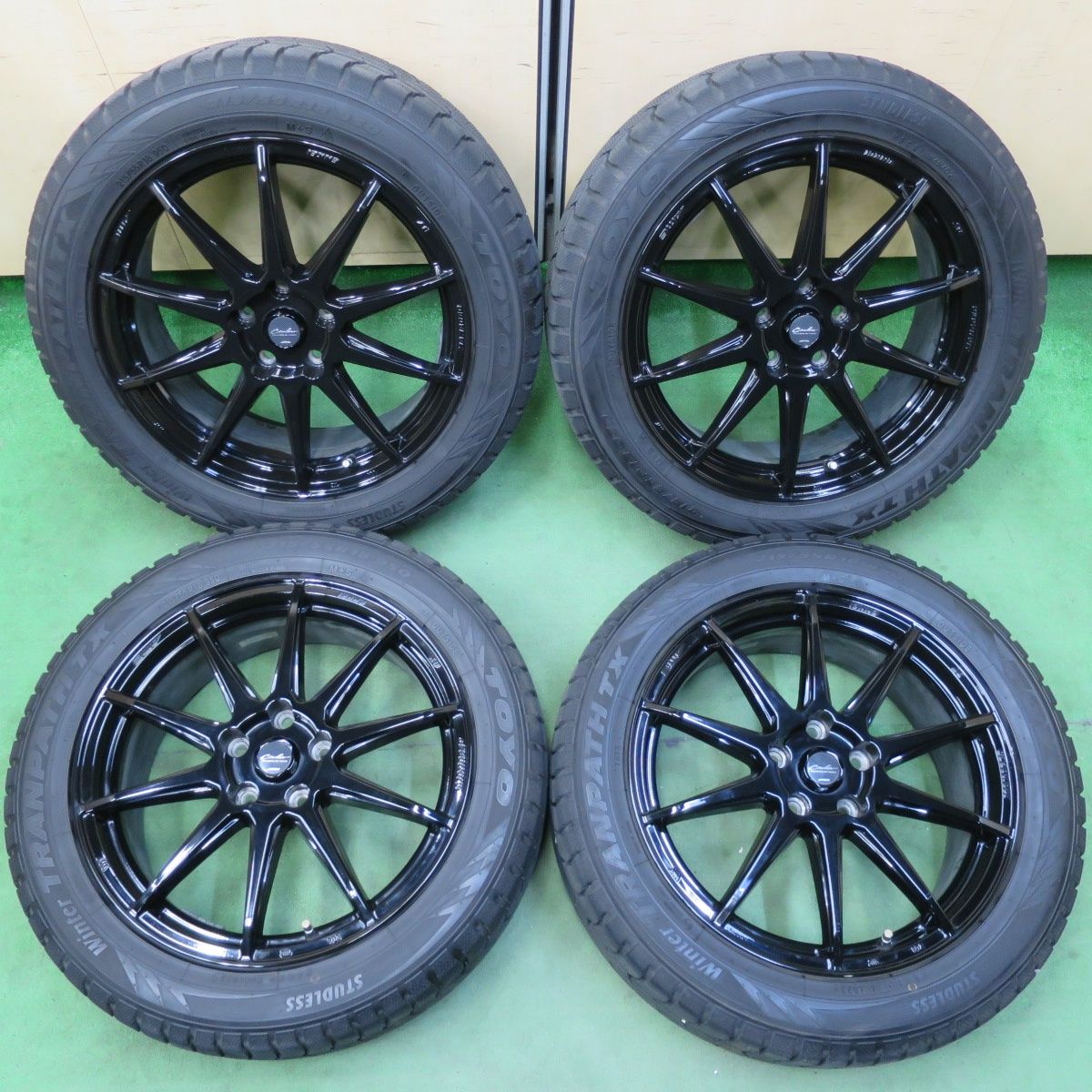 TOYOトランパススタッドレス/18インチENKEIホイールセット