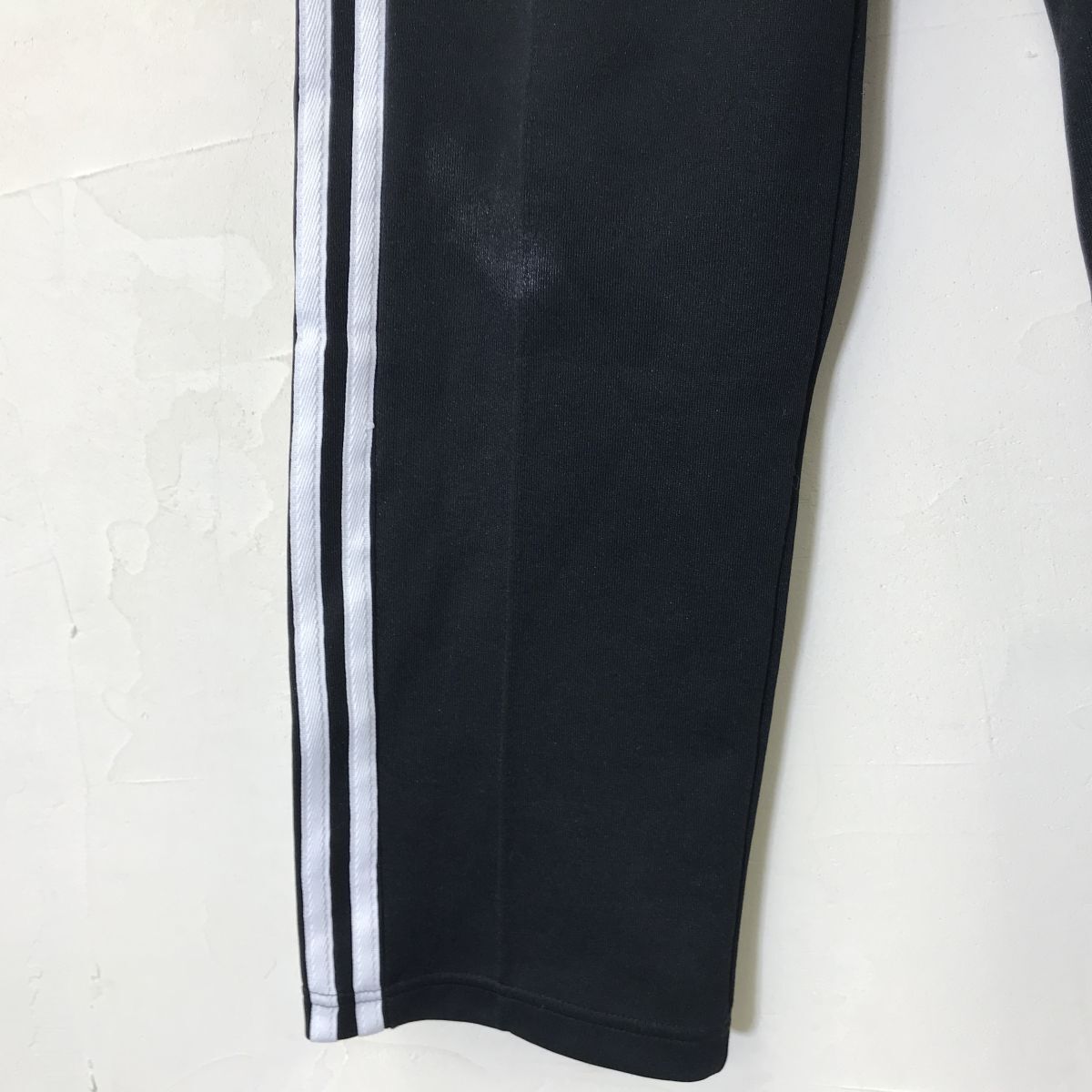 アディダス トラックパンツ ジャージ 黒 スリーライン トレフォイルロゴ adidas Originals アディダス オリジナルス トレフォイルロゴ
