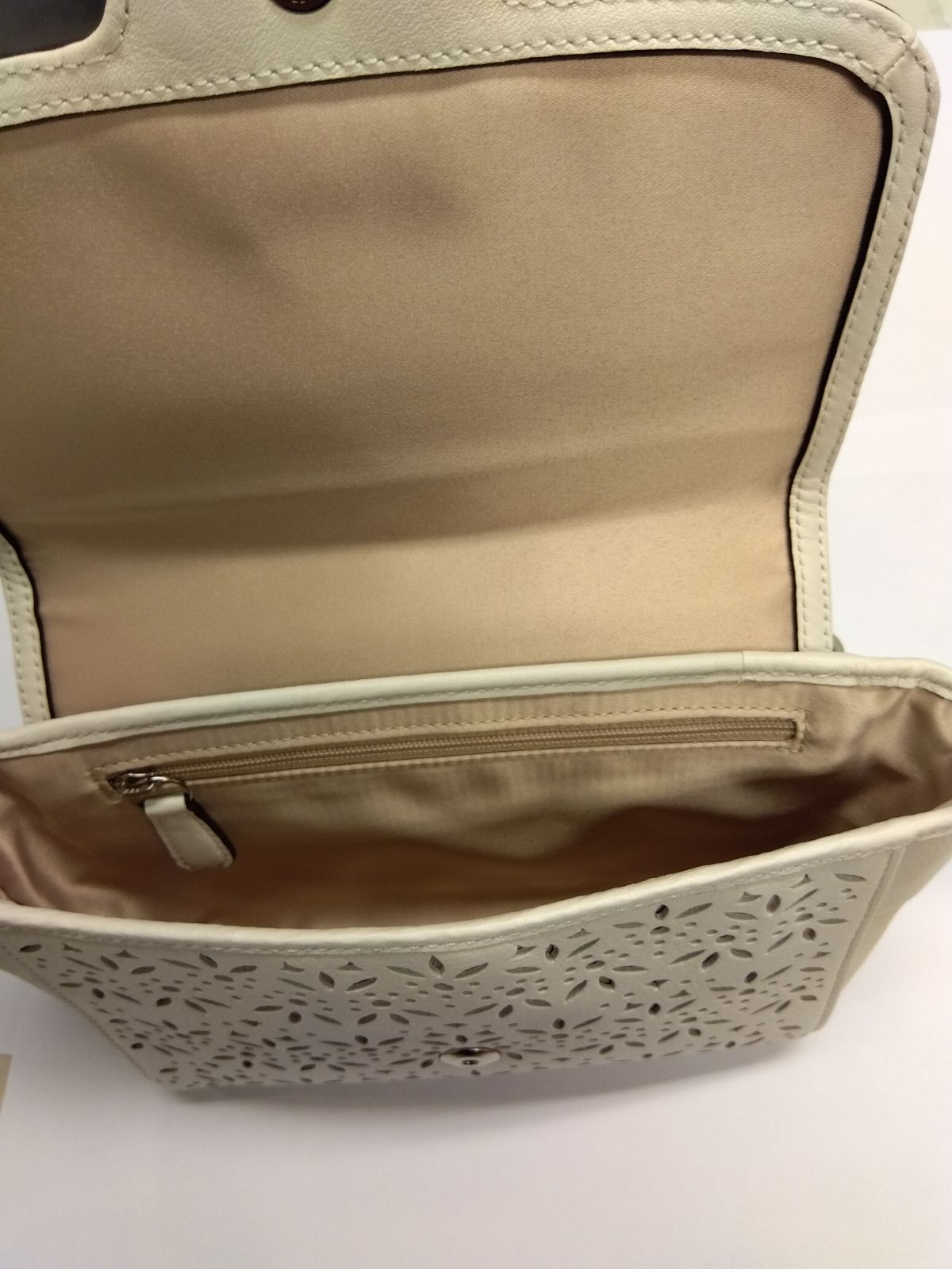 COACH コ―チフラワーパンチング