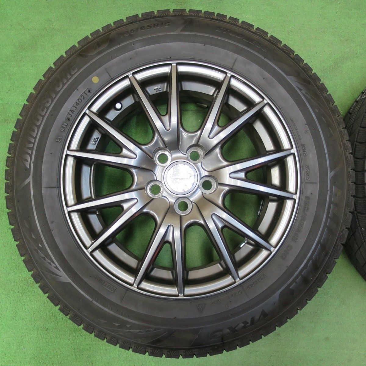 バリ溝スタッドレス＞ウェッズ VELVA 15in 6J+43 PCD100 トーヨー