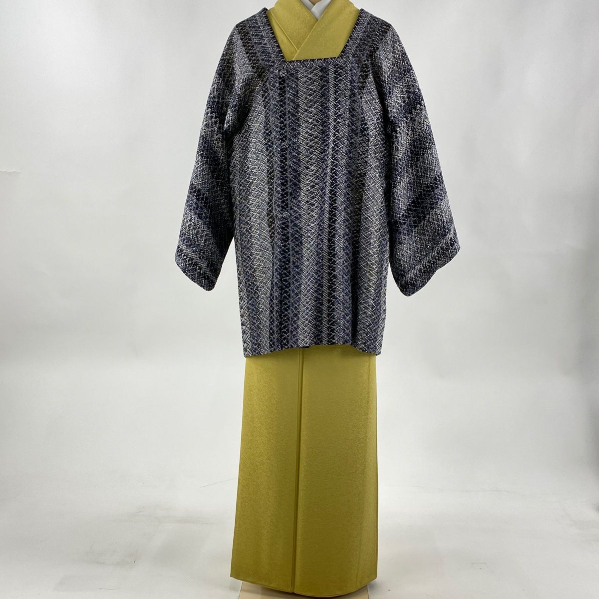 道行 美品 秀品 角衿 和装コート 縦ぼかし 地紋 小豆色 身丈98cm 裄