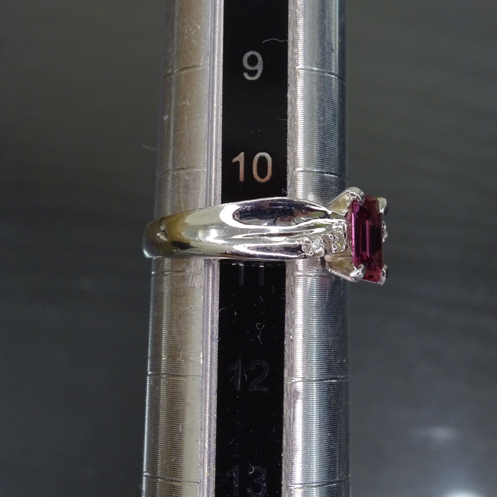 プラチナ pt900 天然ガーネット0.69ct 天然ダイヤモンド0.04ct 